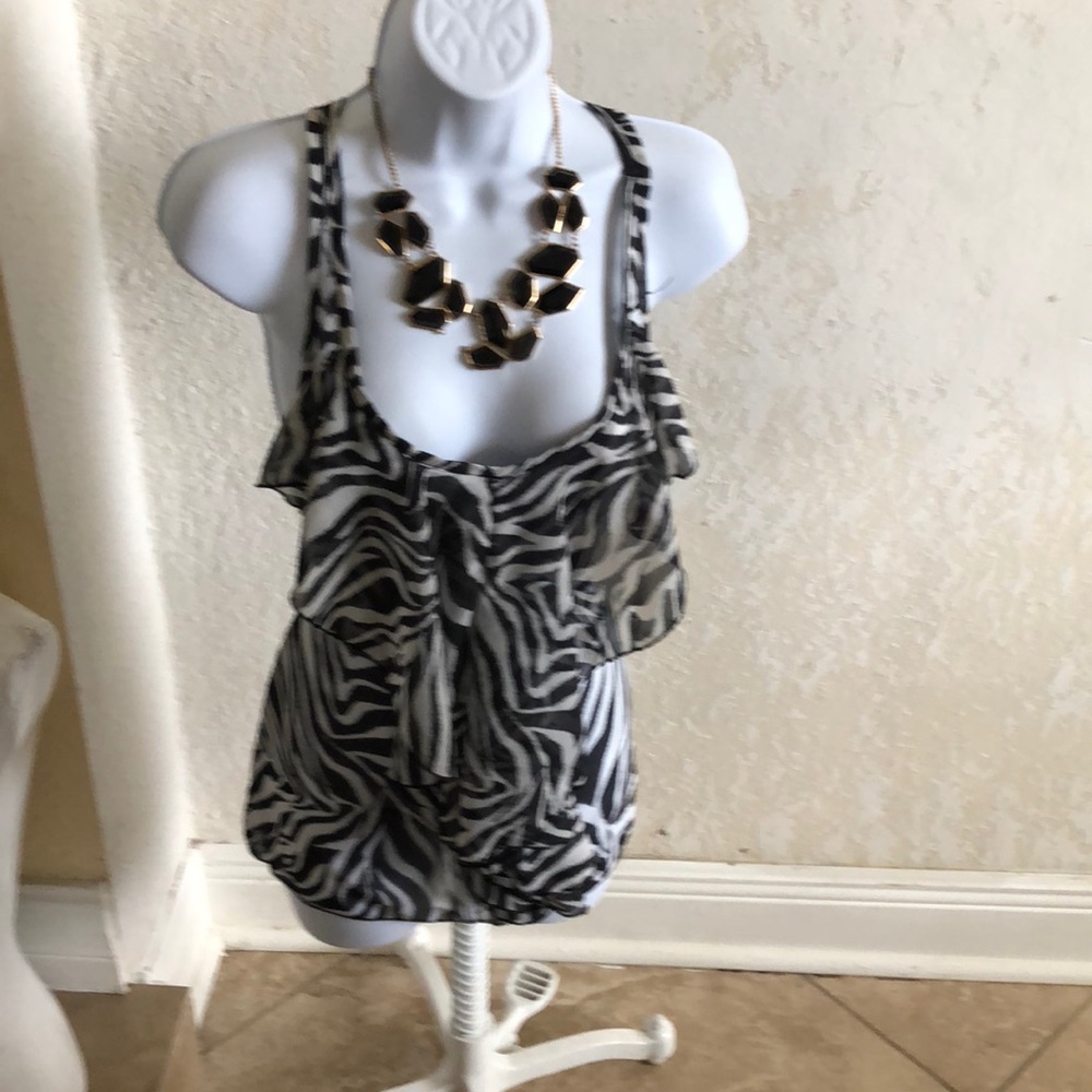 Like New - Picture 2 of 2